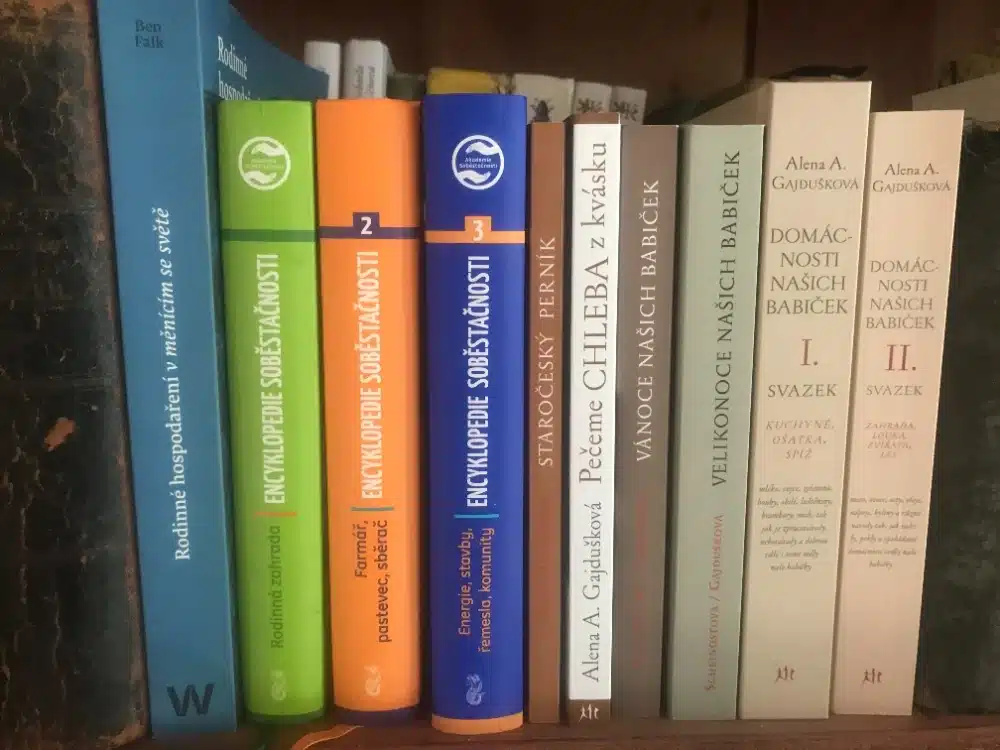 police s knihami Aleny Anežky Gajduškové
